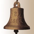 La cloche du Liban remontée le 12 juillet 1912 (cl. Cne V. de Gaudemaris d'après A. et J.-P. Joncheray, 2008, p. 12 © Cne V. de Gaudemaris)