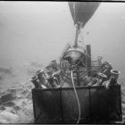 Vue sous-marine des amphores dans le panier de levage (Cliché Y. Chevalier © Y. Chevalier/DRASSM)