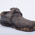 Chaussure en cuir après restauration (©Cl. Cruells/Musée d'Agde)