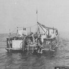 Le Chaland 26, bateau-laboratoire du Cdt Tailliez (Cliché Ph. Tailliez , d'après Benoit 1958, fig. 1, p. 6 © Ph. Taillez)
