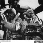 Pilote et Cameraman dans le cockpit d'un Heinkel 111 en 1941 (Cliché Petertil, source Bundesarchiv, Bild 183-2009-0908-501 © Petertil)
