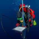 Plongeur au palier sur le sondage de la Mortella 2 (©Stéphane Jamme/CEAN)