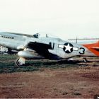 Avion P-51D, Red Tails des Tuskegee Airmen, reconnaissable grâce à son empennage rouge caractéristique (Source : https://www.nationalmuseum.af.mil/Upcoming/Photos/igphoto/2000487449/ © National museum of USAF)