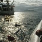 Emersion du  sous-marin Remora 2000  et des plongeurs entre le Minibex et le Zodiac de secours. (Cliché X. Desmier, © X. Desmier/COMEX) 