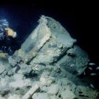 Vue sous-marine des deux chaudrons encore en place sur l’épave (Cliché F. Sarti © F. Sarti)