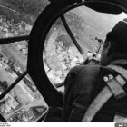 Tir à partir de la verrière du cockpit d'un Heinkel 111 en février 1941 (Cliché Stempka, source Bundesarchiv, Bild 183-S52911 © Stempka)